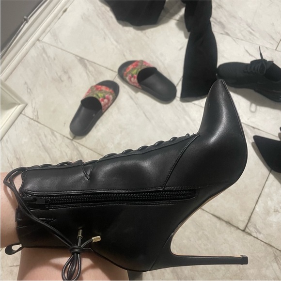 Black lace up leather booties - Picture 2 of 2